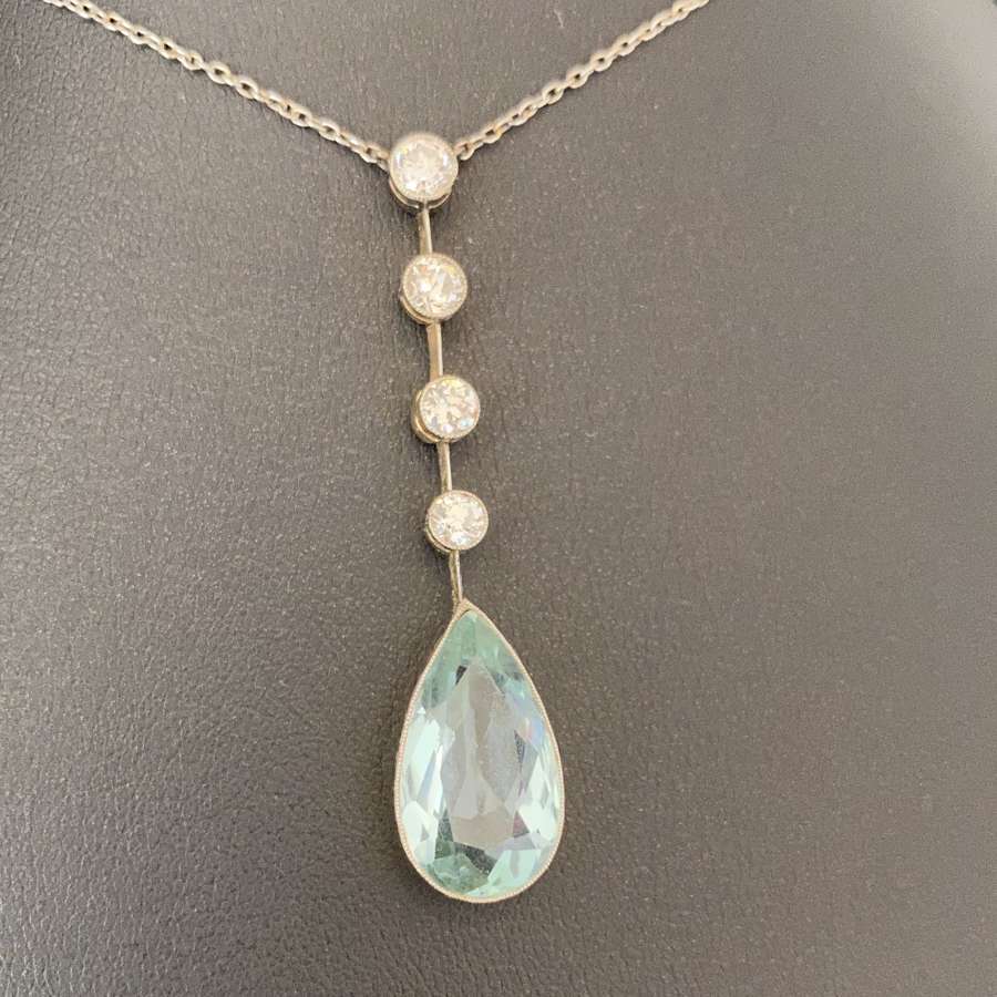 An Aquamarine & Diamond Necklace