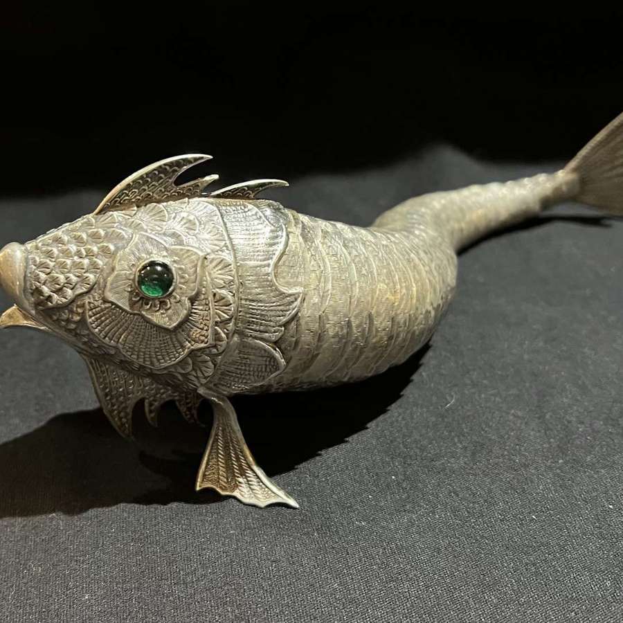 Silver Articulated Fish